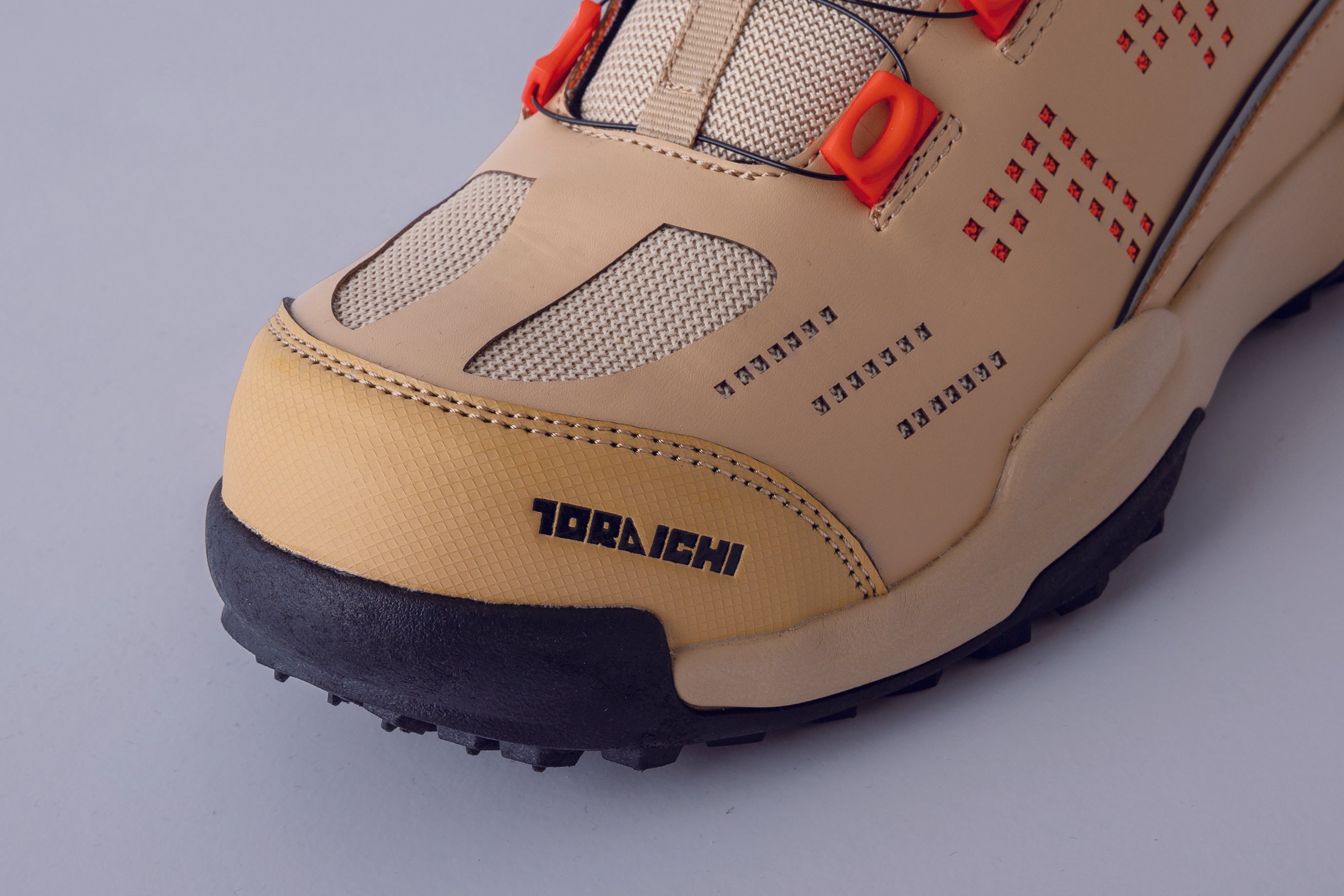 寅壱 安全靴 0288-965 ダイヤル式ミッドカットスニーカー