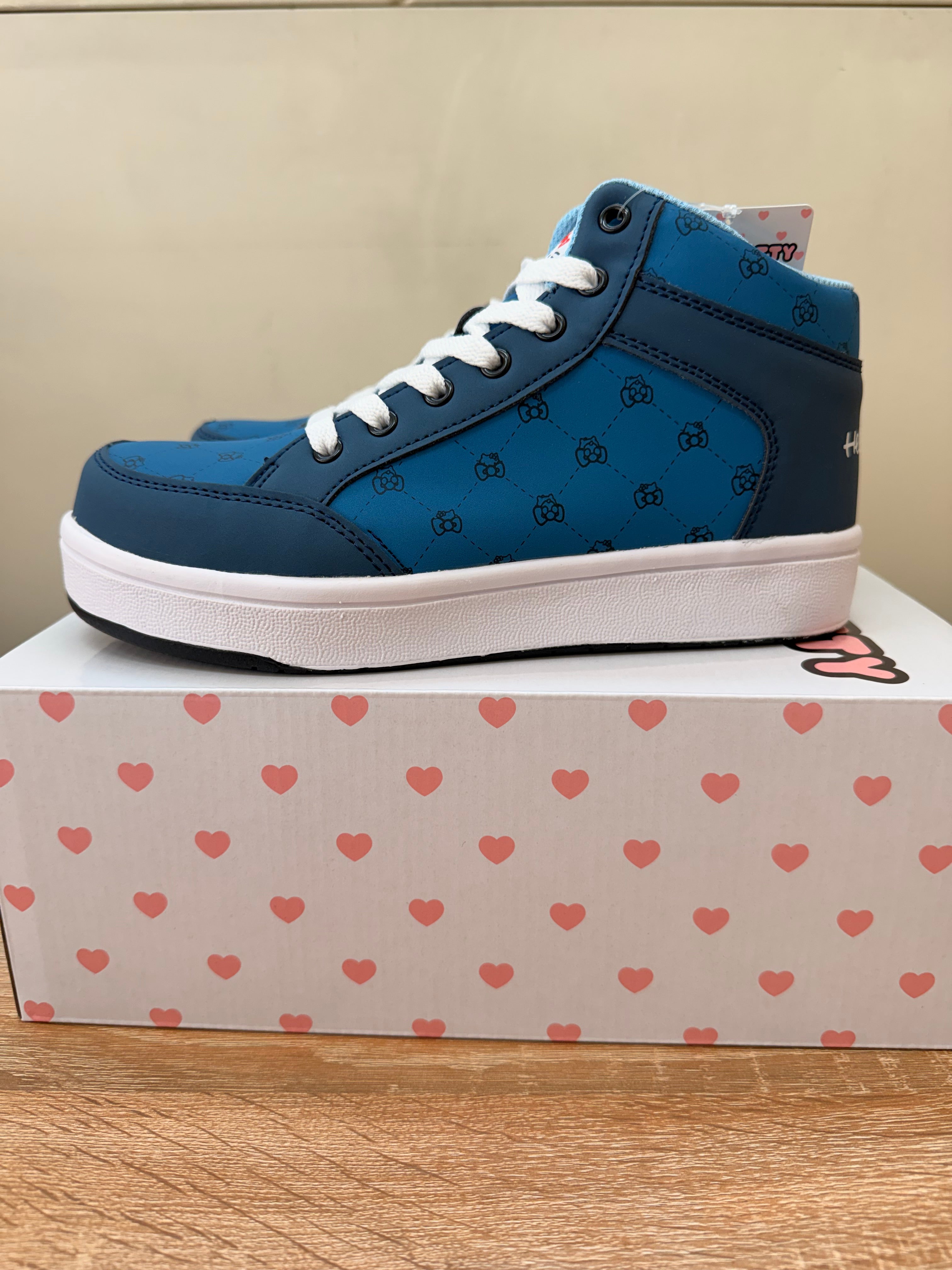 ケイゾック 安全靴 SA-2005 ハローキティ 数量限定 安全靴 セーフティーシューズ 仕事靴 サンリオ ミッドカット 紐靴 小さめ安全靴 レディース HELLO KITTY　樹脂芯入り キティちゃん